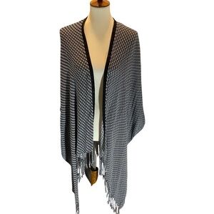Chico's Black & White Reversible Houndstooth Knit Wrap Shawl Ruana Poncho Cape
